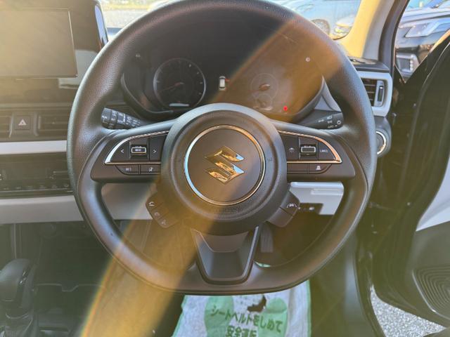 スイフト XG 登録済未使用車 スマートキー オートエアコン 盗難防止 サイドエアバッグ 電動格納式ドアミラー 横滑り防止 パワーステアリング パワーウインドウ エアコン エアバッグ ABS オートライト キーフリー(44枚目)