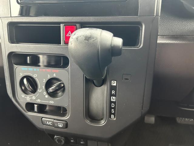 ルーミー Ｘ　ＡＣ　ＰＳ　ＰＷ　キーレス　スマート　集中Ｄ　電動Ｓ　コーナー　ＷエアＢ　ＡＢＳ　ＥＳＣ　イモビ　Ｗスルー　Ｐガラス　ＲＨ（30枚目）