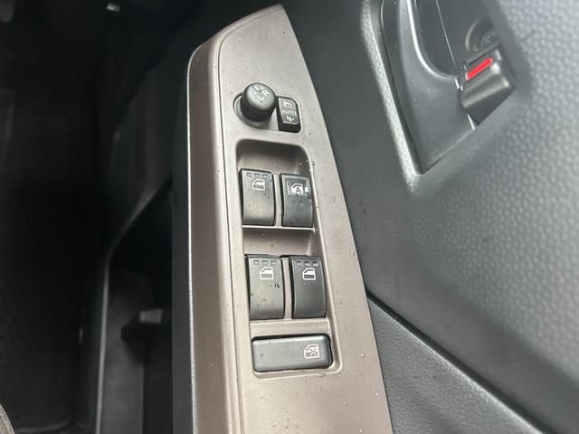 ルーミー Ｘ　ＡＣ　ＰＳ　ＰＷ　キーレス　スマート　集中Ｄ　電動Ｓ　コーナー　ＷエアＢ　ＡＢＳ　ＥＳＣ　イモビ　Ｗスルー　Ｐガラス　ＲＨ（39枚目）