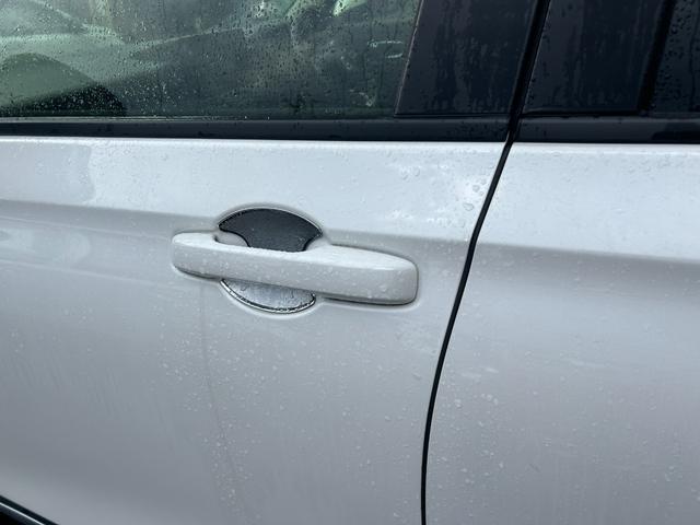 ヴェゼル キーレス スマートキー メモリーナビ フルセグTV ETC パークアシスト オートライト(20枚目)