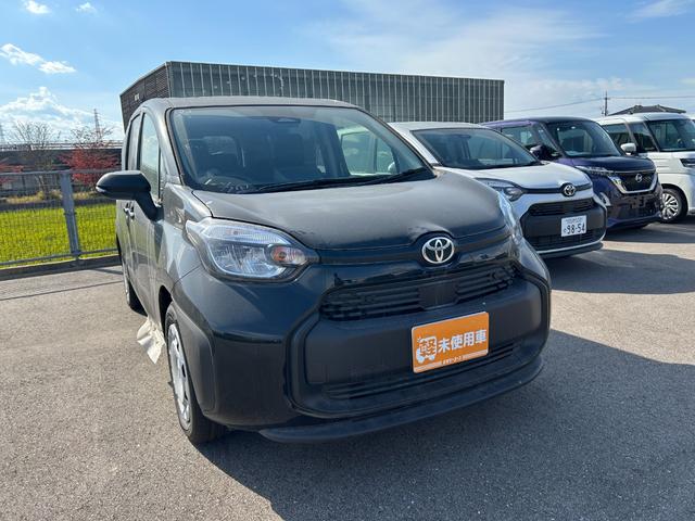 シエンタ 　オートエアコン　横滑り防止装置　オートライト　プッシュスタート　片側電動スライドドア　電動格納ミラー（3枚目）