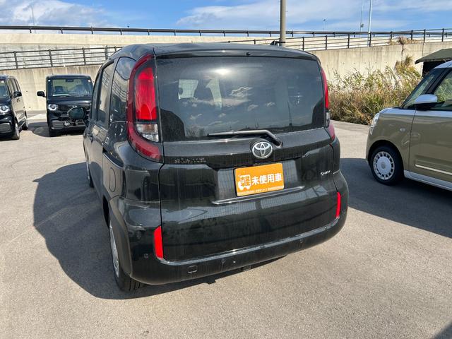 シエンタ 　オートエアコン　横滑り防止装置　オートライト　プッシュスタート　片側電動スライドドア　電動格納ミラー（10枚目）