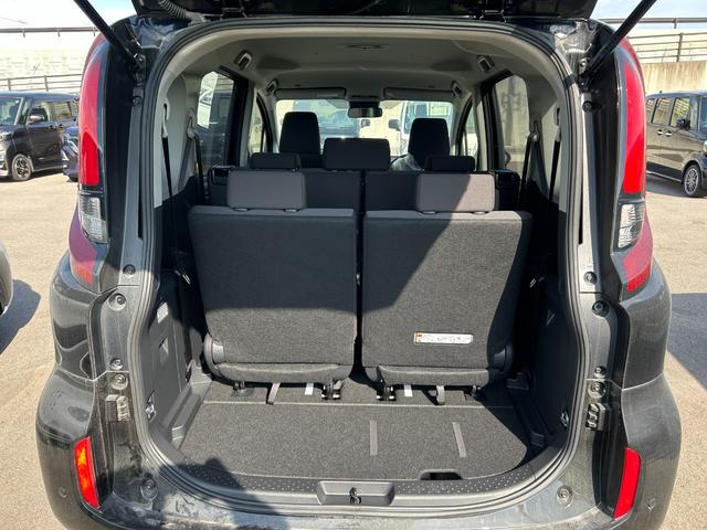 シエンタ 　オートエアコン　横滑り防止装置　オートライト　プッシュスタート　片側電動スライドドア　電動格納ミラー（16枚目）