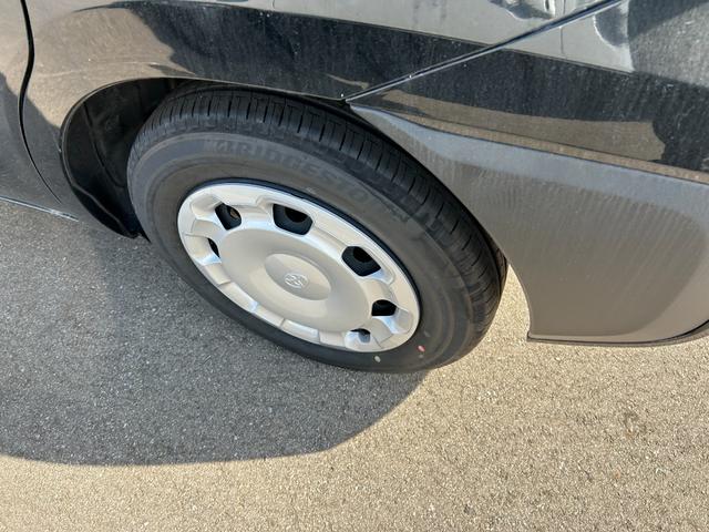 シエンタ 　オートエアコン　横滑り防止装置　オートライト　プッシュスタート　片側電動スライドドア　電動格納ミラー（18枚目）