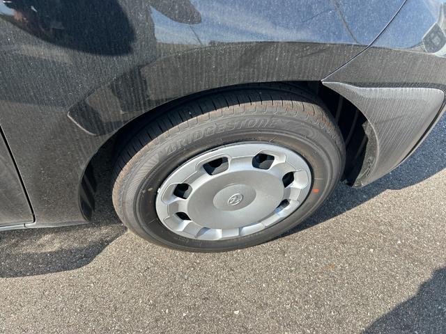 シエンタ 　オートエアコン　横滑り防止装置　オートライト　プッシュスタート　片側電動スライドドア　電動格納ミラー（27枚目）