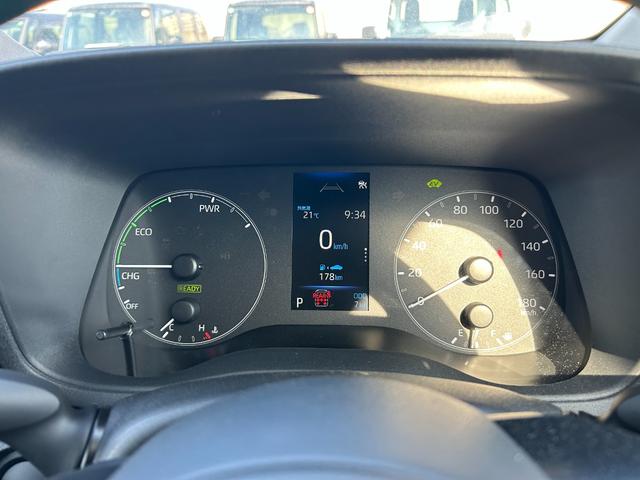 シエンタ 　オートエアコン　横滑り防止装置　オートライト　プッシュスタート　片側電動スライドドア　電動格納ミラー（29枚目）