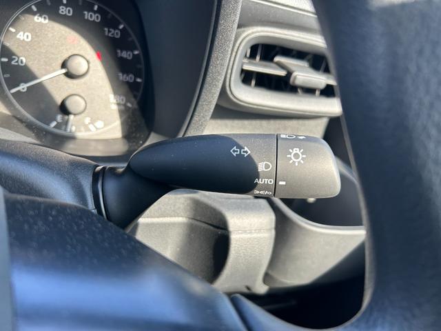 シエンタ 　オートエアコン　横滑り防止装置　オートライト　プッシュスタート　片側電動スライドドア　電動格納ミラー（36枚目）