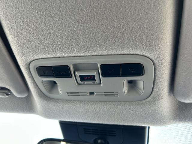 シエンタ 　オートエアコン　横滑り防止装置　オートライト　プッシュスタート　片側電動スライドドア　電動格納ミラー（40枚目）