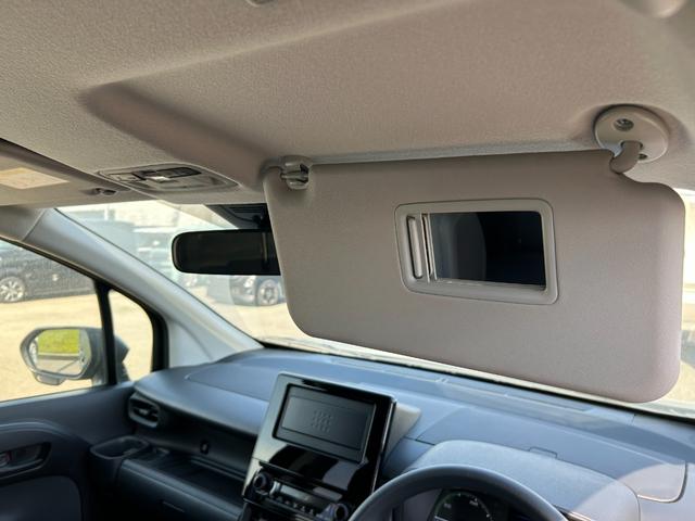 シエンタ 　オートエアコン　横滑り防止装置　オートライト　プッシュスタート　片側電動スライドドア　電動格納ミラー（41枚目）