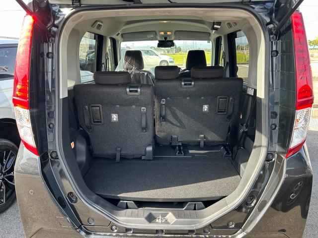 トール Ｘ　エアコン　オートライト　片側電動スライドドア　プッシュスタート　衝突被害軽減ブレーキ　アイドリングストップ　横滑り防止装置　クリアランスソナー（16枚目）