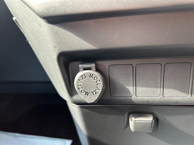 トール Ｘ　エアコン　オートライト　片側電動スライドドア　プッシュスタート　衝突被害軽減ブレーキ　アイドリングストップ　横滑り防止装置　クリアランスソナー（33枚目）