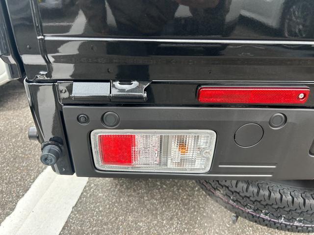 サンバートラック グランドキャブスマートアシスト 届出済未使用車 AC PS キーレス スマート 集中D 4WD コーナー 寒冷 WエアB ABS ESC イモビ Pガラス RH(13枚目)