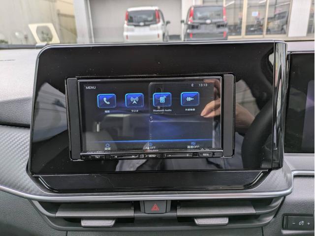 ノート Ｓ　ナビ付　衝突被害軽減システム　盗難防止システム　ＣＶＴ　オートライト　アイドリングストップ　バックカメラ　オートエアコン　ＬＥＤヘッドライト　スマートキー（2枚目）