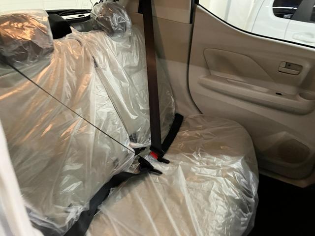 ｅＫワゴン Ｍ　届出済未使用車　衝突被害軽減システム　盗難防止システム　ＣＶＴ　オートライト　アイドリングストップ　バックカメラ　シートヒーター　キーレスエントリー（24枚目）