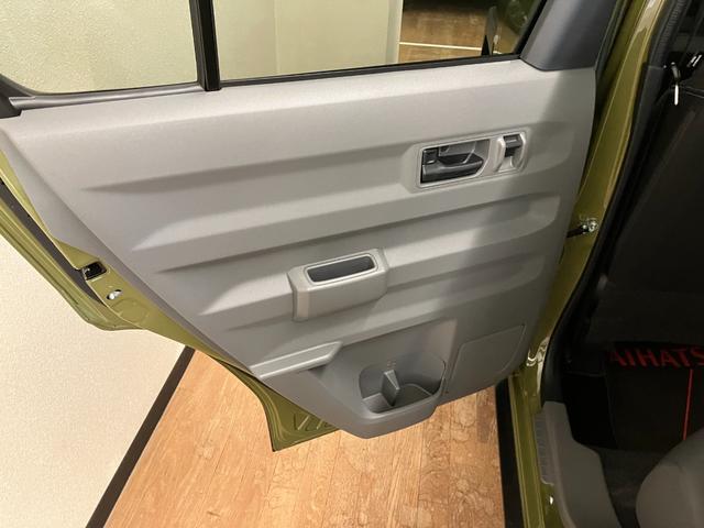 タフト Ｇ　クロムベンチャー　届出済未使用車　衝突被害軽減システム　盗難防止システム　ＣＶＴ　オートライト　アイドリングストップ　バックカメラ　シートヒーター　オートエアコン　ＬＥＤヘッドライト　スマートキー　純正ＡＷホイール（18枚目）