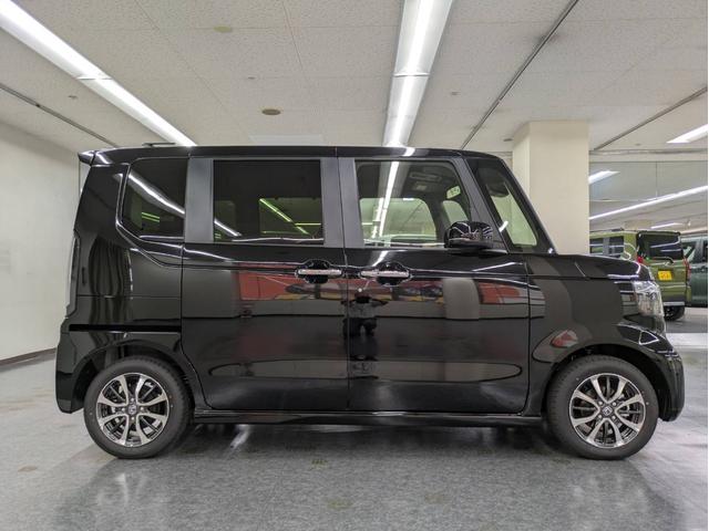 N-BOXカスタム ベースグレード 4WD 届出済未使用車 衝突被害軽減システム 盗難防止システム アイドリングストップ バックカメラ シートヒーター オートエアコン LEDヘッドライト スマートキー 電動スライド クルーズコントロール(8枚目)