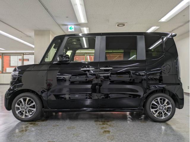 N-BOXカスタム ベースグレード 4WD 届出済未使用車 衝突被害軽減システム 盗難防止システム アイドリングストップ バックカメラ シートヒーター オートエアコン LEDヘッドライト スマートキー 電動スライド クルーズコントロール(9枚目)