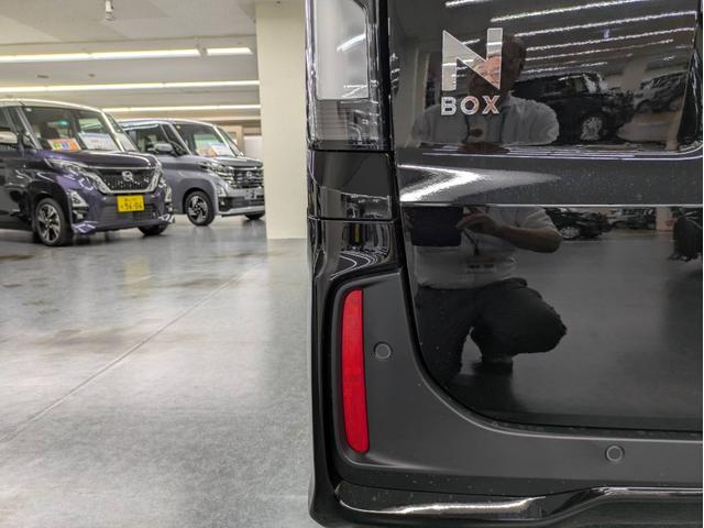 N-BOXカスタム ベースグレード 4WD 届出済未使用車 衝突被害軽減システム 盗難防止システム アイドリングストップ バックカメラ シートヒーター オートエアコン LEDヘッドライト スマートキー 電動スライド クルーズコントロール(55枚目)