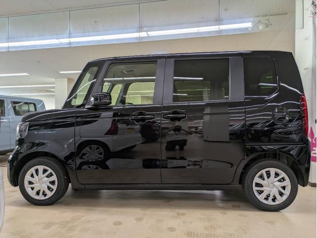 N-BOX ベースグレード 4WD 届出済未使用車 衝突被害軽減システム 盗難防止システム アイドリングストップ バックカメラ シートヒーター オートエアコン LEDヘッドライト スマートキー 電動スライド クルーズコントロール(6枚目)