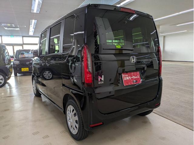 N-BOX ベースグレード 4WD 届出済未使用車 衝突被害軽減システム 盗難防止システム アイドリングストップ バックカメラ シートヒーター オートエアコン LEDヘッドライト スマートキー 電動スライド クルーズコントロール(9枚目)