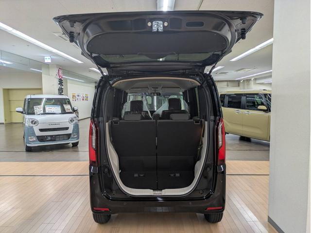 N-BOX ベースグレード 4WD 届出済未使用車 衝突被害軽減システム 盗難防止システム アイドリングストップ バックカメラ シートヒーター オートエアコン LEDヘッドライト スマートキー 電動スライド クルーズコントロール(11枚目)