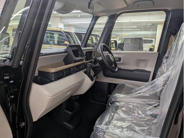 N-BOX ベースグレード 4WD 届出済未使用車 衝突被害軽減システム 盗難防止システム アイドリングストップ バックカメラ シートヒーター オートエアコン LEDヘッドライト スマートキー 電動スライド クルーズコントロール(18枚目)