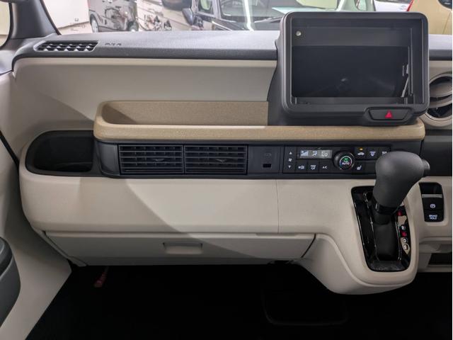 N-BOX ベースグレード 4WD 届出済未使用車 衝突被害軽減システム 盗難防止システム アイドリングストップ バックカメラ シートヒーター オートエアコン LEDヘッドライト スマートキー 電動スライド クルーズコントロール(22枚目)