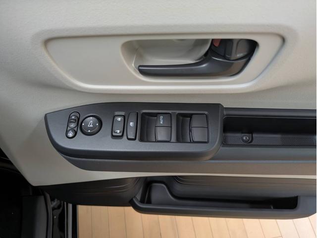 N-BOX ベースグレード 4WD 届出済未使用車 衝突被害軽減システム 盗難防止システム アイドリングストップ バックカメラ シートヒーター オートエアコン LEDヘッドライト スマートキー 電動スライド クルーズコントロール(24枚目)