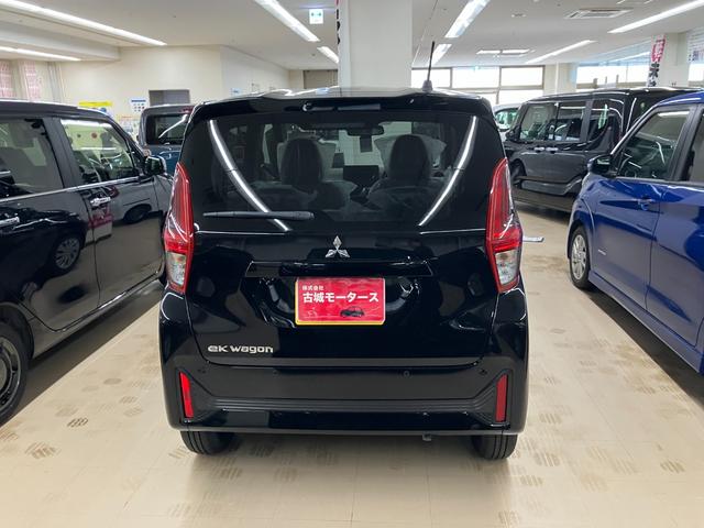 ｅＫワゴン Ｍ　届出済未使用車　衝突被害軽減システム　盗難防止システム　ＣＶＴ　オートライト　アイドリングストップ　バックカメラ　シートヒーター　キーレスエントリー（11枚目）