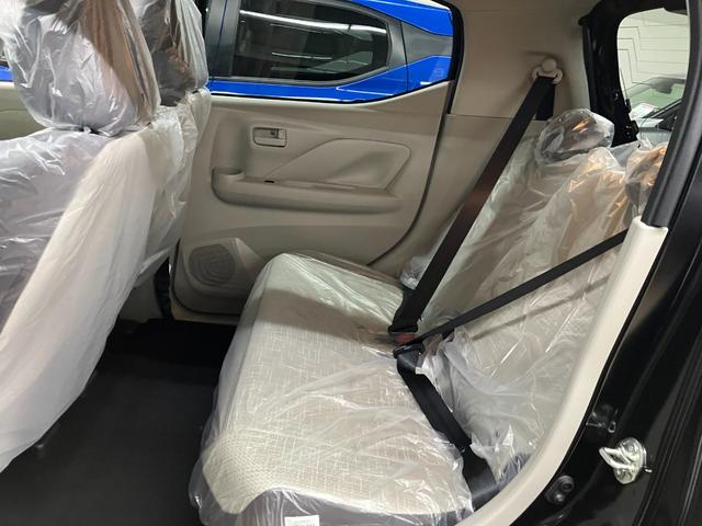 ｅＫワゴン Ｍ　届出済未使用車　衝突被害軽減システム　盗難防止システム　ＣＶＴ　オートライト　アイドリングストップ　バックカメラ　シートヒーター　キーレスエントリー（17枚目）