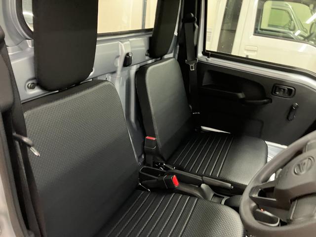 ハイゼットトラック スタンダード 農用スペシャル パートタイム4WD 届出済未使用車 衝突被害軽減システム オートライト エアコン アイドリングストップ 運転席助手席エアバッグ ABS パワーステアリング(21枚目)