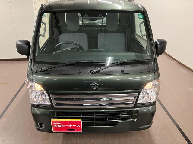 キャリイトラック KC パートタイム4WD 届出済未使用車 衝突被害軽減システム オートライト エアコン キーレスエントリー パワーウィンドウ アイドリングストップ AM/FMラジオ(5枚目)