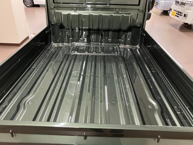 キャリイトラック KC パートタイム4WD 届出済未使用車 衝突被害軽減システム オートライト エアコン キーレスエントリー パワーウィンドウ アイドリングストップ AM/FMラジオ(17枚目)