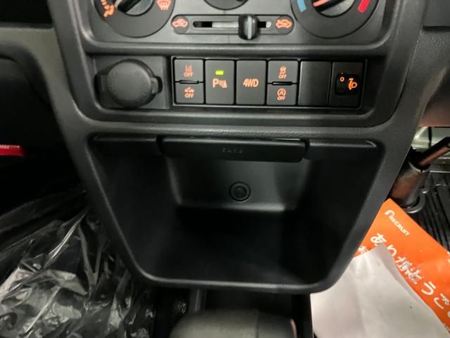 キャリイトラック KC パートタイム4WD 届出済未使用車 衝突被害軽減システム オートライト エアコン キーレスエントリー パワーウィンドウ アイドリングストップ AM/FMラジオ(23枚目)