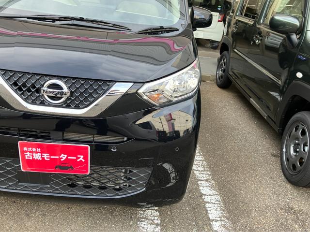 デイズ Ｘ　衝突被害軽減システム　盗難防止システム　ＣＶＴ　オートライト　アイドリングストップ　バックカメラ　オートエアコン　スマートキー（9枚目）