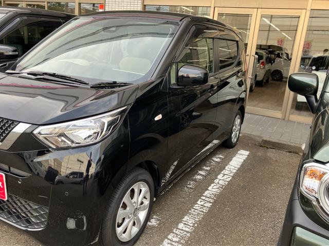 デイズ Ｘ　衝突被害軽減システム　盗難防止システム　ＣＶＴ　オートライト　アイドリングストップ　バックカメラ　オートエアコン　スマートキー（10枚目）