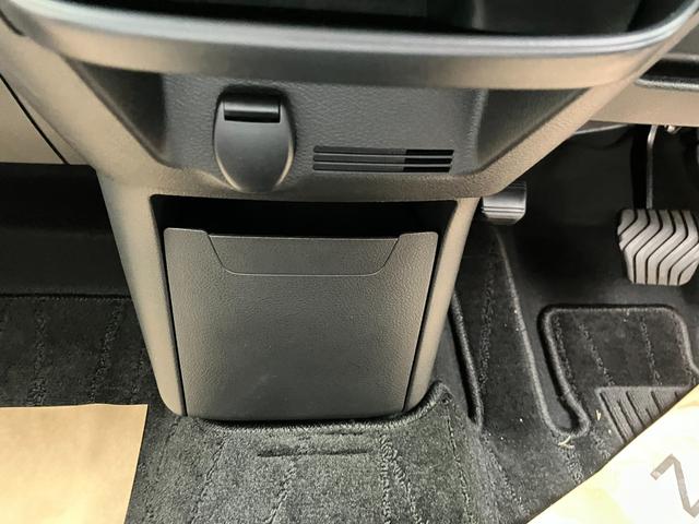 デイズ Ｘ　衝突被害軽減システム　盗難防止システム　ＣＶＴ　オートライト　アイドリングストップ　バックカメラ　オートエアコン　スマートキー（35枚目）