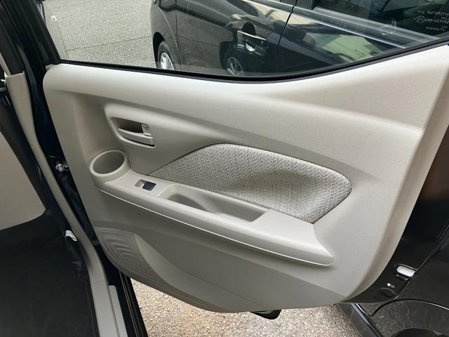 デイズ Ｘ　衝突被害軽減システム　盗難防止システム　ＣＶＴ　オートライト　アイドリングストップ　バックカメラ　オートエアコン　スマートキー（46枚目）