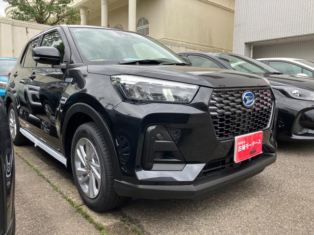 ロッキー Ｘ　ＨＥＶ　登録済未使用車　衝突被害軽減システム　盗難防止システム　ＣＶＴ　オートライト　オートエアコン　スマートキー　純正ＡＷホイール（4枚目）