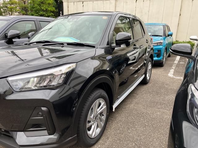 ロッキー Ｘ　ＨＥＶ　登録済未使用車　衝突被害軽減システム　盗難防止システム　ＣＶＴ　オートライト　オートエアコン　スマートキー　純正ＡＷホイール（8枚目）