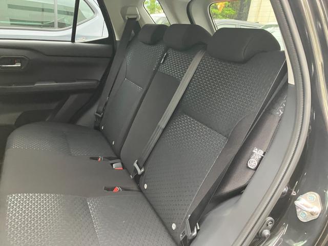 ロッキー Ｘ　ＨＥＶ　登録済未使用車　衝突被害軽減システム　盗難防止システム　ＣＶＴ　オートライト　オートエアコン　スマートキー　純正ＡＷホイール（17枚目）