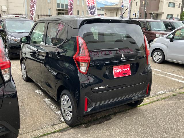 ｅＫワゴン Ｍ　ナビ付　衝突被害軽減システム　盗難防止システム　ＣＶＴ　オートライト　アイドリングストップ　バックカメラ　シートヒーター　キーレスエントリー（12枚目）