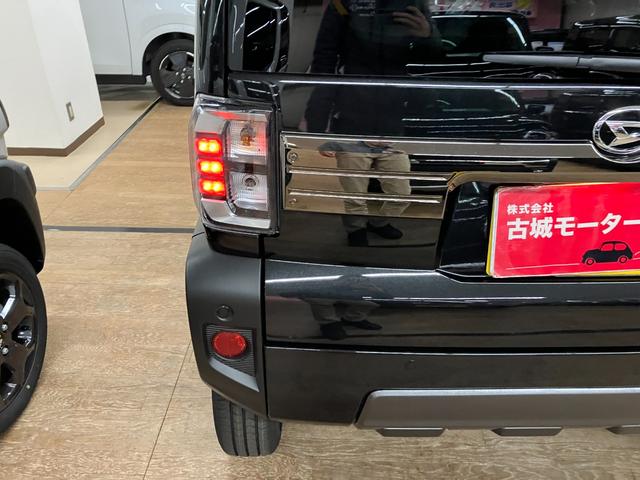 タフト Ｇ　ダーククロムベンチャー　届出済未使用車　衝突被害軽減システム　盗難防止システム　ＣＶＴ　オートライト　アイドリングストップ　バックカメラ　シートヒーター　オートエアコン　ＬＥＤヘッドライト　スマートキー　純正ＡＷホイール（13枚目）