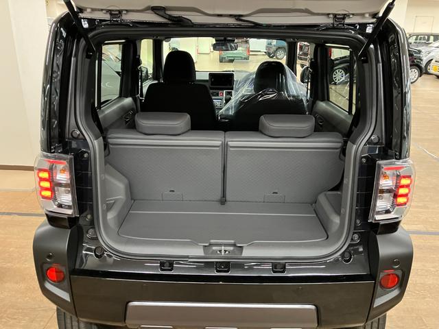 タフト Ｇ　ダーククロムベンチャー　届出済未使用車　衝突被害軽減システム　盗難防止システム　ＣＶＴ　オートライト　アイドリングストップ　バックカメラ　シートヒーター　オートエアコン　ＬＥＤヘッドライト　スマートキー　純正ＡＷホイール（16枚目）