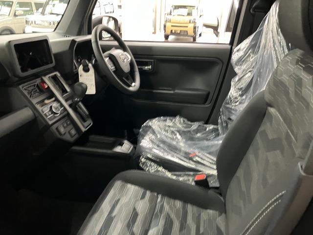 タフト Ｇ　ダーククロムベンチャー　届出済未使用車　衝突被害軽減システム　盗難防止システム　ＣＶＴ　オートライト　アイドリングストップ　バックカメラ　シートヒーター　オートエアコン　ＬＥＤヘッドライト　スマートキー　純正ＡＷホイール（20枚目）