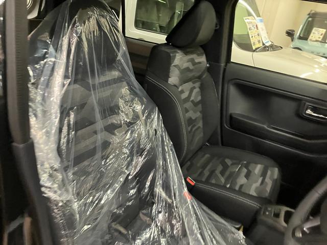 タフト Ｇ　ダーククロムベンチャー　届出済未使用車　衝突被害軽減システム　盗難防止システム　ＣＶＴ　オートライト　アイドリングストップ　バックカメラ　シートヒーター　オートエアコン　ＬＥＤヘッドライト　スマートキー　純正ＡＷホイール（28枚目）