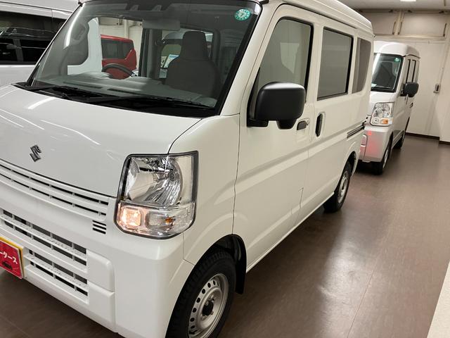 エブリイ ＰＡ　セーフティサポート　パートタイム４ＷＤ　オートライト　エアコン　アイドリングストップ　ＡＭ／ＦＭラジオ　ＵＶカットガラス　衝突安全ボディ（10枚目）