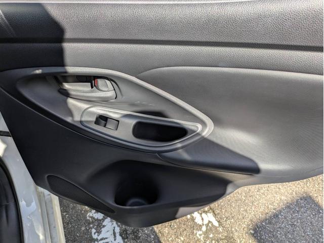 ヤリス X ディスプレイオーディオ付 衝突被害軽減システム 盗難防止システム CVT オートライト バックカメラ スマートキー ETC(21枚目)