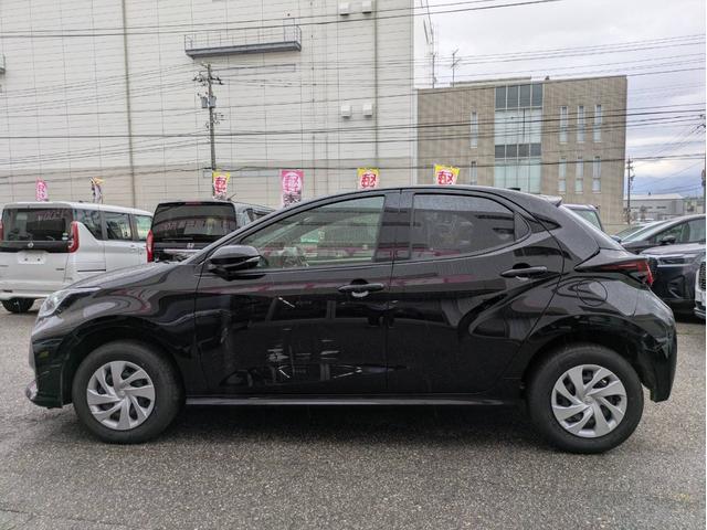 ヤリス X ナビ付 4WD 衝突被害軽減システム 盗難防止システム CVT オートライト バックカメラ オートエアコン スマートキー クルーズコントロール ETC(10枚目)