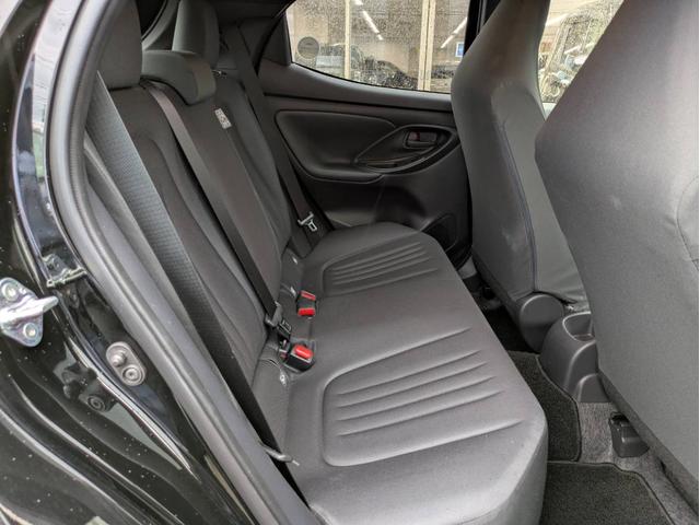 ヤリス X ナビ付 4WD 衝突被害軽減システム 盗難防止システム CVT オートライト バックカメラ オートエアコン スマートキー クルーズコントロール ETC(19枚目)